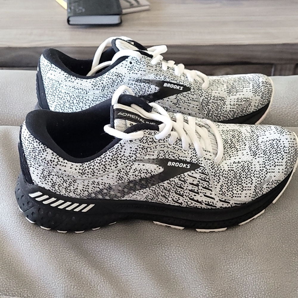 Brooks Adrenaline 21